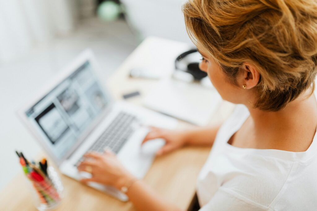 You don’t need to understand legal jargon. You just need to explain your invention clearly—and the platform turns that into a solid draft, backed by real attorney review.