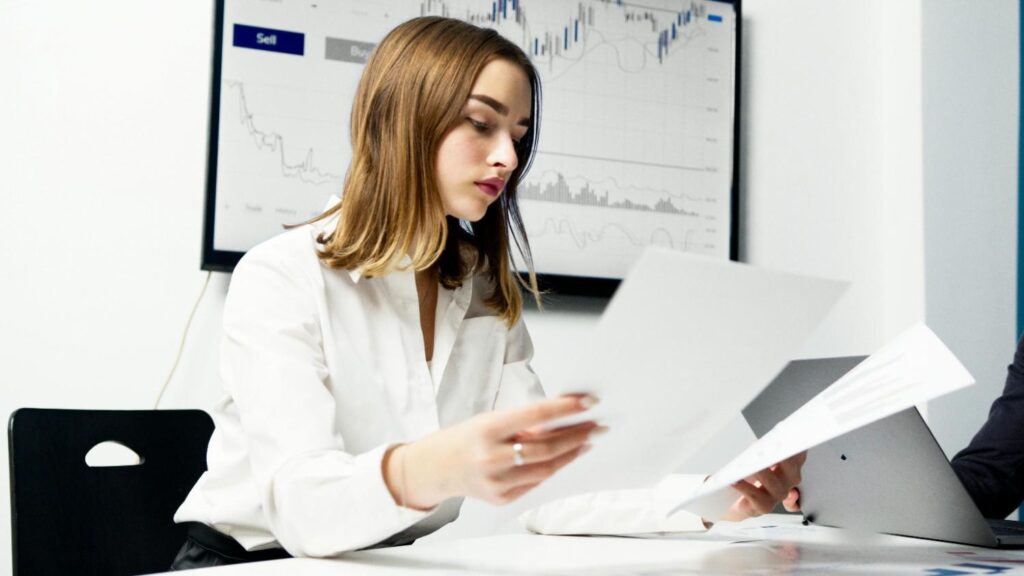 AI doesn’t weigh these questions. It just mimics what it knows. That’s not strategy—that’s automation. And it can leave huge blind spots in your application.