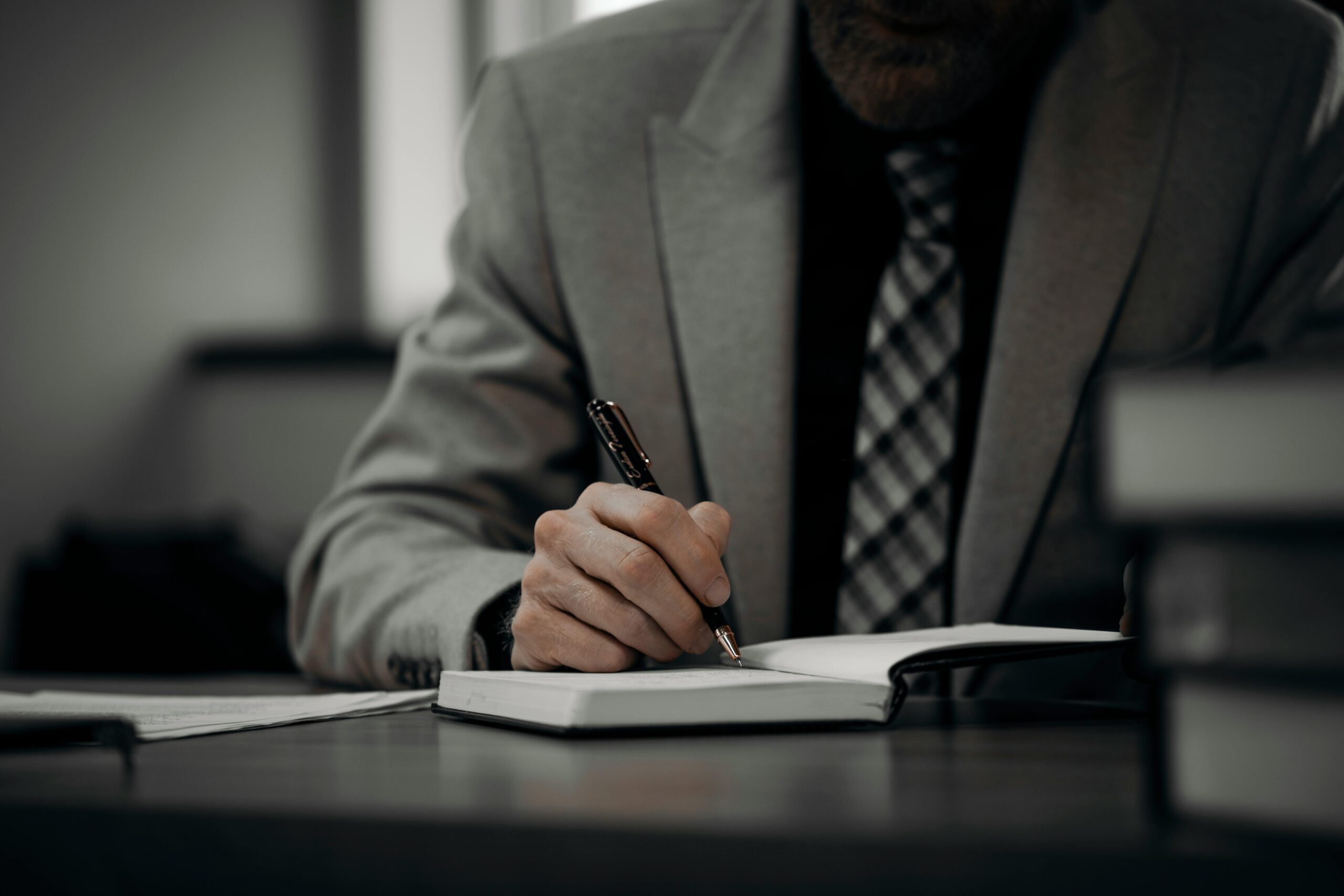 Compare leading claim generation tools to find the perfect balance between drafting speed and claim precision.